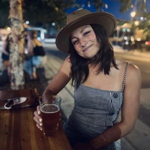 Meet your Posher, Lauren